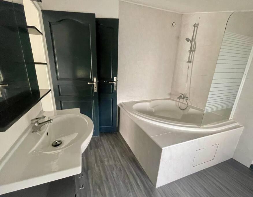Appartement Au Calme - Maison Duplex Parking *
